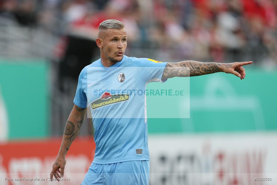 Jonathan Schmid, FLYERALARM-Arena, Würzburg, 08.08.2021, DFB, sport, action, Fussball, Deutschland, August 2021, Runde 1, DFB-Pokal, Saison 2021/2022, SCF, FWK, SC Freiburg, FC Würzburger Kickers - Bild-ID: 2302530