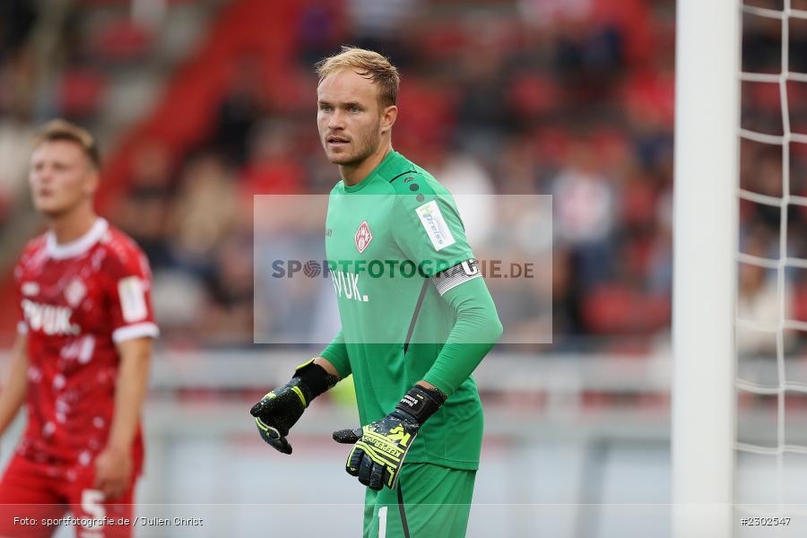 Hendrik Bonmann, FLYERALARM-Arena, Würzburg, 08.08.2021, DFB, sport, action, Fussball, Deutschland, August 2021, Runde 1, DFB-Pokal, Saison 2021/2022, SCF, FWK, SC Freiburg, FC Würzburger Kickers - Bild-ID: 2302547