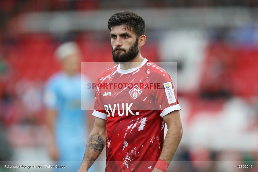 Fanol Perdedaj, FLYERALARM-Arena, Würzburg, 08.08.2021, DFB, sport, action, Fussball, Deutschland, August 2021, Runde 1, DFB-Pokal, Saison 2021/2022, SCF, FWK, SC Freiburg, FC Würzburger Kickers - Bild-ID: 2302549