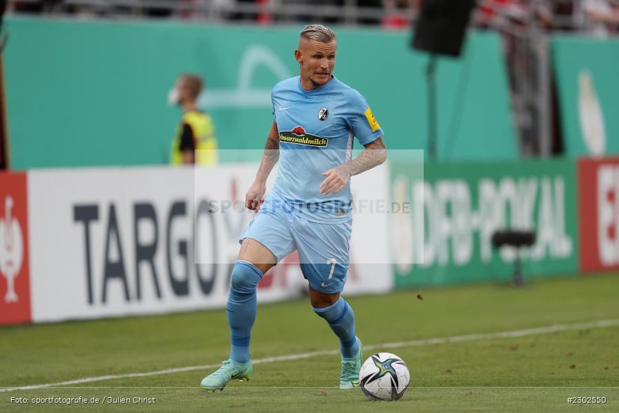 Jonathan Schmid, FLYERALARM-Arena, Würzburg, 08.08.2021, DFB, sport, action, Fussball, Deutschland, August 2021, Runde 1, DFB-Pokal, Saison 2021/2022, SCF, FWK, SC Freiburg, FC Würzburger Kickers - Bild-ID: 2302550