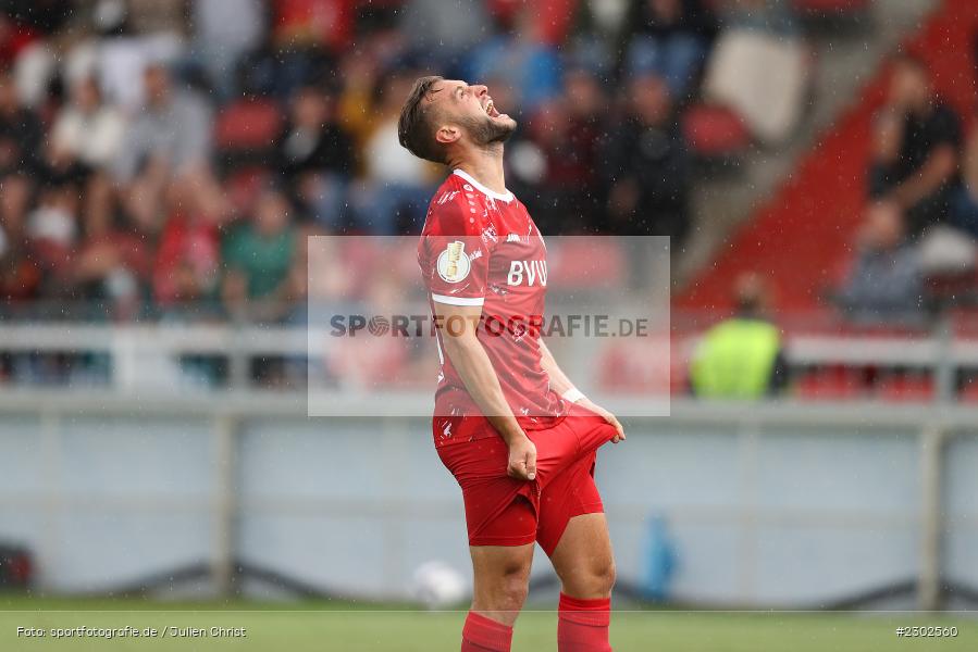 enttäuscht, David Kopacz, FLYERALARM-Arena, Würzburg, 08.08.2021, DFB, sport, action, Fussball, Deutschland, August 2021, Runde 1, DFB-Pokal, Saison 2021/2022, SCF, FWK, SC Freiburg, FC Würzburger Kickers - Bild-ID: 2302560