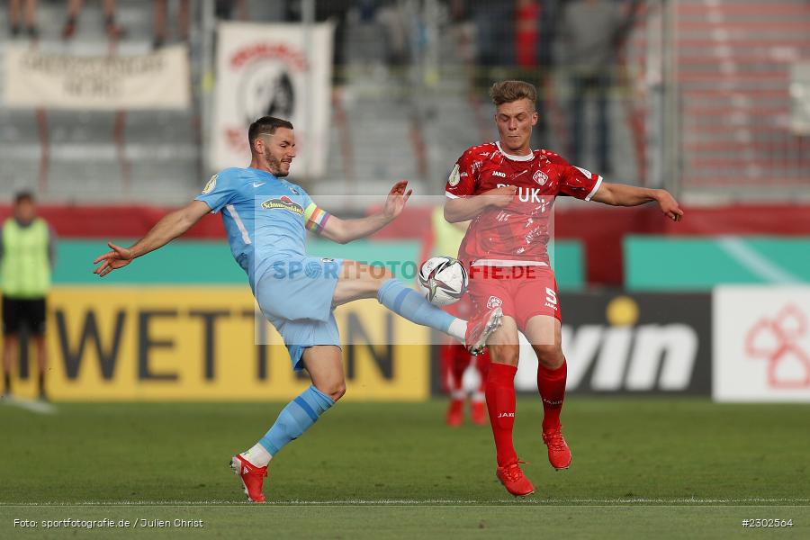 Christian Günter, FLYERALARM-Arena, Würzburg, 08.08.2021, DFB, sport, action, Fussball, Deutschland, August 2021, Runde 1, DFB-Pokal, Saison 2021/2022, SCF, FWK, SC Freiburg, FC Würzburger Kickers - Bild-ID: 2302564