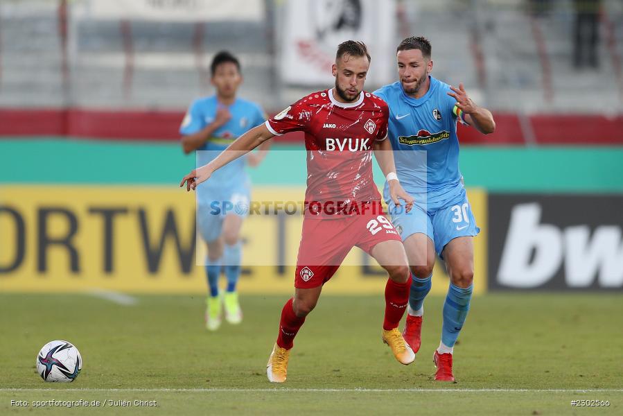 David Kopacz, FLYERALARM-Arena, Würzburg, 08.08.2021, DFB, sport, action, Fussball, Deutschland, August 2021, Runde 1, DFB-Pokal, Saison 2021/2022, SCF, FWK, SC Freiburg, FC Würzburger Kickers - Bild-ID: 2302566