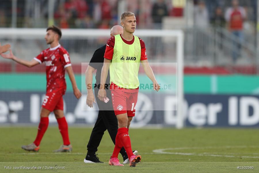 Louis Breunig, FLYERALARM-Arena, Würzburg, 08.08.2021, DFB, sport, action, Fussball, Deutschland, August 2021, Runde 1, DFB-Pokal, Saison 2021/2022, SCF, FWK, SC Freiburg, FC Würzburger Kickers - Bild-ID: 2302580