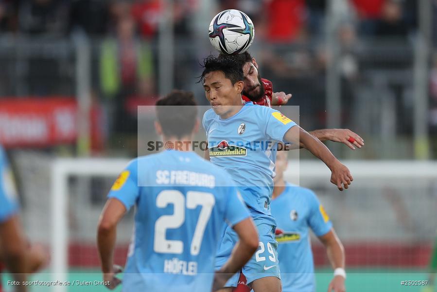 Wooyeong Jeong, FLYERALARM-Arena, Würzburg, 08.08.2021, DFB, sport, action, Fussball, Deutschland, August 2021, Runde 1, DFB-Pokal, Saison 2021/2022, SCF, FWK, SC Freiburg, FC Würzburger Kickers - Bild-ID: 2302587