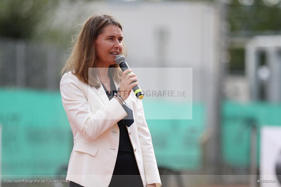 Mikrofon, Main-Spessart, Landrätin, Sabine Sitter, Tennisanlage TC Marktheidenfeld, Marktheidenfeld, 08.08.2021, sport, action, Tennis, Deutschland, August 2021, BTV, TCM, TC Bamberg, Johannes Fleischmann, TC Großhesselohe, Moritz Kudernatsch, Laurenzi-Tennis-Cup - Bild-ID: 2302606
