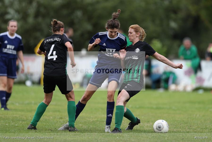 Annalena Müller, Pia Gehrsitz, Kendra Altmann, Sportplatz, Karlstadt, 08.08.2021, BFV, sport, action, Fussball, Deutschland, August 2021, Bezirkspokal Frauen, Saison 2021/2022, FFC, FVK, 1. FFC Alzenau, FV Karlstadt - Bild-ID: 2302678