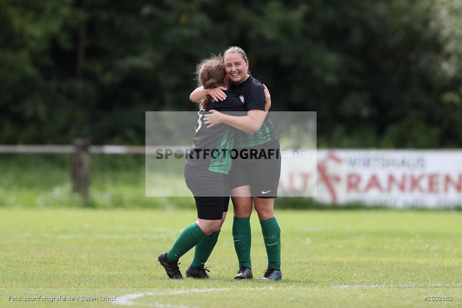 Ina Assaf, Emotionen, Torjubel, Michaela Straub, Sportplatz, Karlstadt, 08.08.2021, BFV, sport, action, Fussball, Deutschland, August 2021, Bezirkspokal Frauen, Saison 2021/2022, FFC, FVK, 1. FFC Alzenau, FV Karlstadt - Bild-ID: 2302682