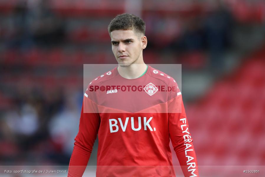 Maximilian Pérez Hintermeier, FLYERALARM-Arena, Würzburg, 08.08.2021, DFB, sport, action, Fussball, Deutschland, August 2021, Runde 1, DFB-Pokal, Saison 2021/2022, SCF, FWK, SC Freiburg, FC Würzburger Kickers - Bild-ID: 2302851