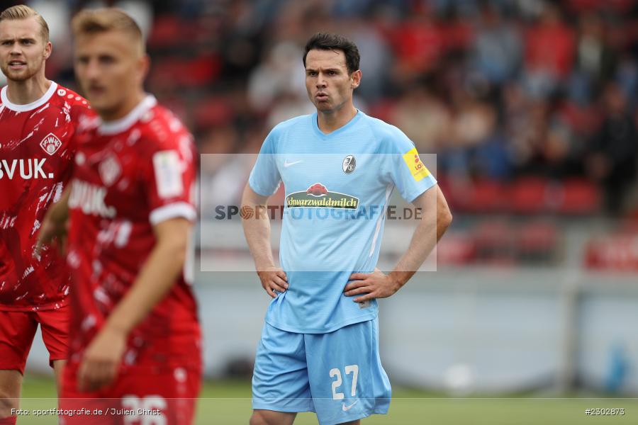 Nicolas Höfler, FLYERALARM-Arena, Würzburg, 08.08.2021, DFB, sport, action, Fussball, Deutschland, August 2021, Runde 1, DFB-Pokal, Saison 2021/2022, SCF, FWK, SC Freiburg, FC Würzburger Kickers - Bild-ID: 2302873