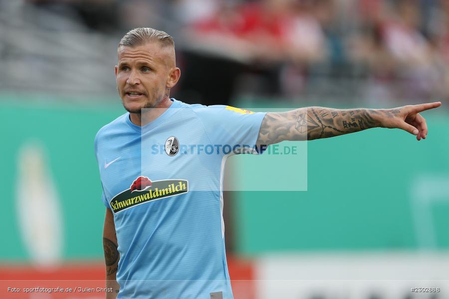 Jonathan Schmid, FLYERALARM-Arena, Würzburg, 08.08.2021, DFB, sport, action, Fussball, Deutschland, August 2021, Runde 1, DFB-Pokal, Saison 2021/2022, SCF, FWK, SC Freiburg, FC Würzburger Kickers - Bild-ID: 2302888