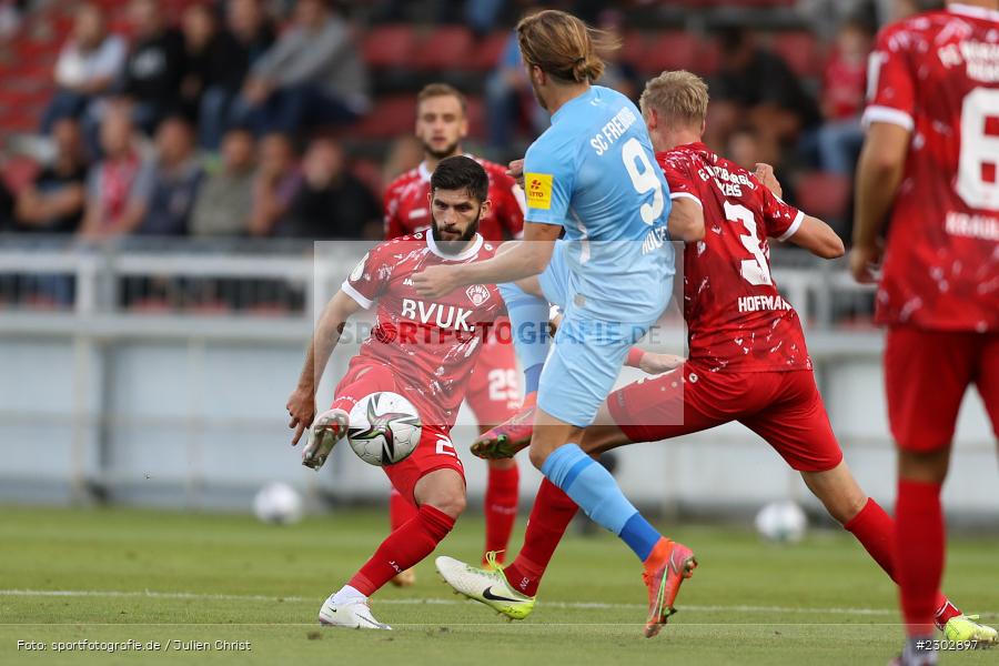 Fanol Perdedaj, FLYERALARM-Arena, Würzburg, 08.08.2021, DFB, sport, action, Fussball, Deutschland, August 2021, Runde 1, DFB-Pokal, Saison 2021/2022, SCF, FWK, SC Freiburg, FC Würzburger Kickers - Bild-ID: 2302897