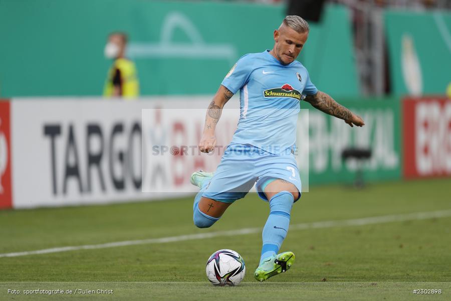 Jonathan Schmid, FLYERALARM-Arena, Würzburg, 08.08.2021, DFB, sport, action, Fussball, Deutschland, August 2021, Runde 1, DFB-Pokal, Saison 2021/2022, SCF, FWK, SC Freiburg, FC Würzburger Kickers - Bild-ID: 2302898