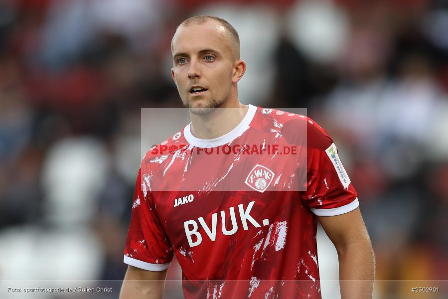Tobias Kraulich, FLYERALARM-Arena, Würzburg, 08.08.2021, DFB, sport, action, Fussball, Deutschland, August 2021, Runde 1, DFB-Pokal, Saison 2021/2022, SCF, FWK, SC Freiburg, FC Würzburger Kickers - Bild-ID: 2302901
