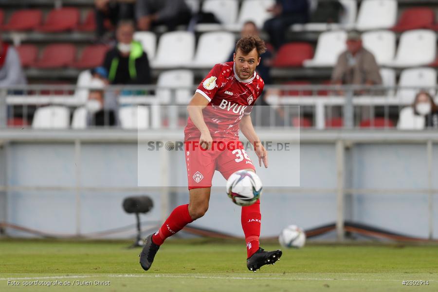 Robert Herrmann, FLYERALARM-Arena, Würzburg, 08.08.2021, DFB, sport, action, Fussball, Deutschland, August 2021, Runde 1, DFB-Pokal, Saison 2021/2022, SCF, FWK, SC Freiburg, FC Würzburger Kickers - Bild-ID: 2302914