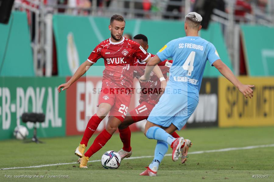David Kopacz, FLYERALARM-Arena, Würzburg, 08.08.2021, DFB, sport, action, Fussball, Deutschland, August 2021, Runde 1, DFB-Pokal, Saison 2021/2022, SCF, FWK, SC Freiburg, FC Würzburger Kickers - Bild-ID: 2302917
