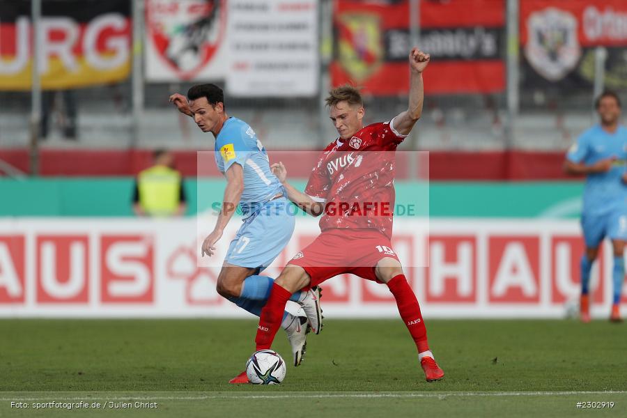 Maximilian Breunig, FLYERALARM-Arena, Würzburg, 08.08.2021, DFB, sport, action, Fussball, Deutschland, August 2021, Runde 1, DFB-Pokal, Saison 2021/2022, SCF, FWK, SC Freiburg, FC Würzburger Kickers - Bild-ID: 2302919
