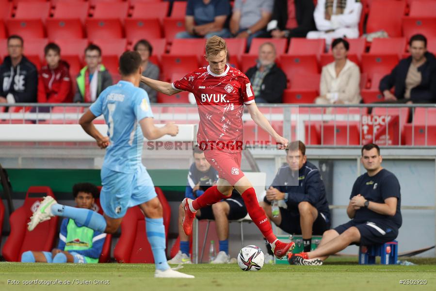 Maximilian Breunig, FLYERALARM-Arena, Würzburg, 08.08.2021, DFB, sport, action, Fussball, Deutschland, August 2021, Runde 1, DFB-Pokal, Saison 2021/2022, SCF, FWK, SC Freiburg, FC Würzburger Kickers - Bild-ID: 2302920