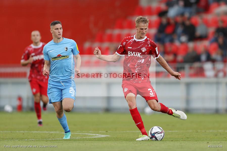 Niklas Hoffmann, FLYERALARM-Arena, Würzburg, 08.08.2021, DFB, sport, action, Fussball, Deutschland, August 2021, Runde 1, DFB-Pokal, Saison 2021/2022, SCF, FWK, SC Freiburg, FC Würzburger Kickers - Bild-ID: 2302928