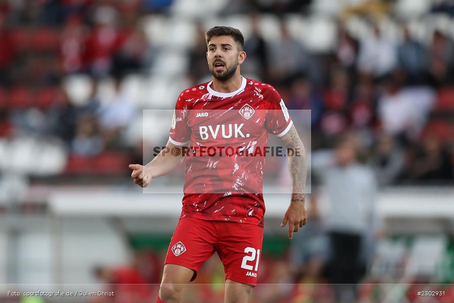Moritz Heinrich, FLYERALARM-Arena, Würzburg, 08.08.2021, DFB, sport, action, Fussball, Deutschland, August 2021, Runde 1, DFB-Pokal, Saison 2021/2022, SCF, FWK, SC Freiburg, FC Würzburger Kickers - Bild-ID: 2302931