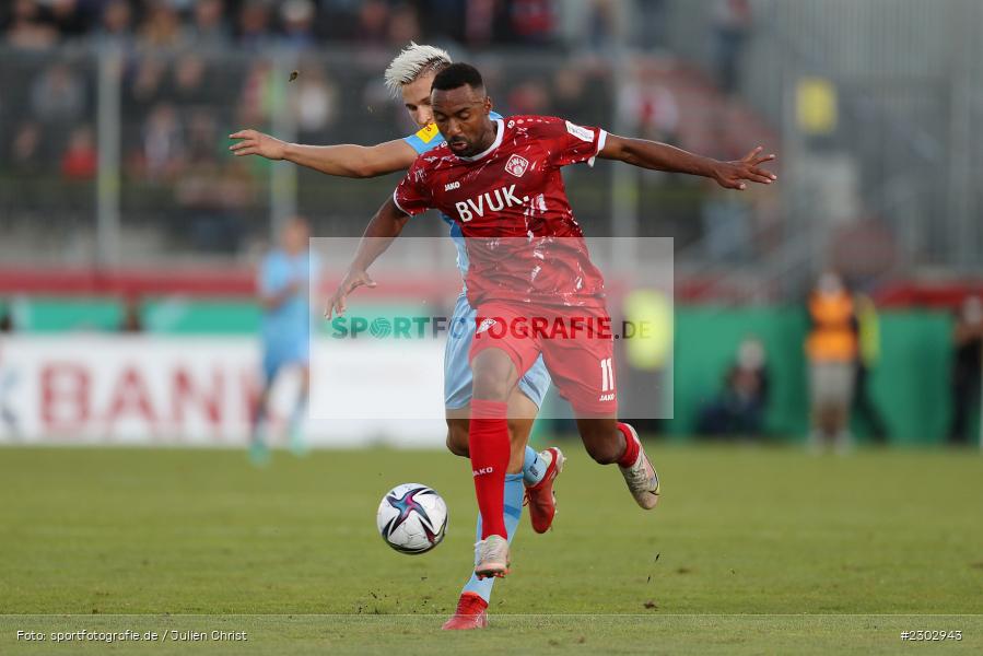 Saliou Sane, FLYERALARM-Arena, Würzburg, 08.08.2021, DFB, sport, action, Fussball, Deutschland, August 2021, Runde 1, DFB-Pokal, Saison 2021/2022, SCF, FWK, SC Freiburg, FC Würzburger Kickers - Bild-ID: 2302943