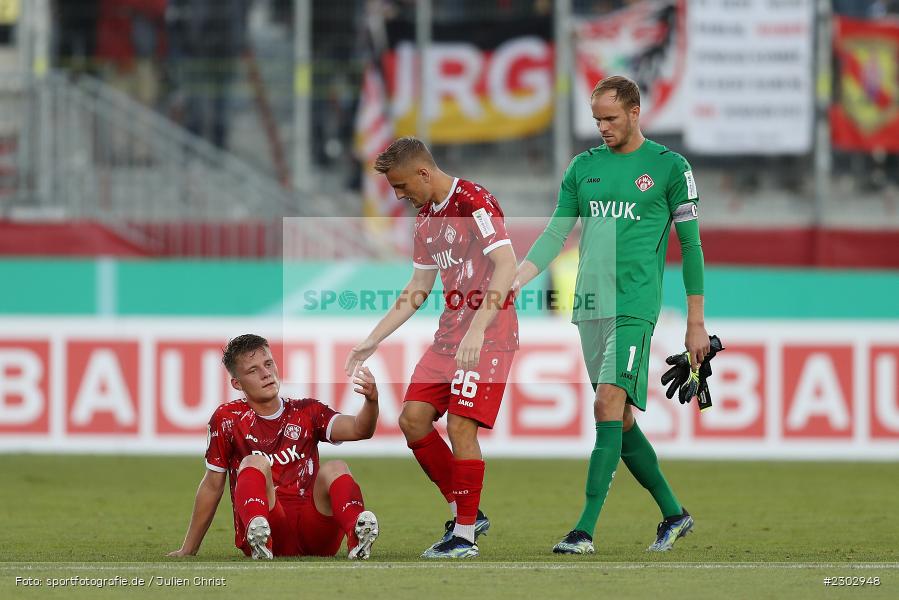 Alexander Lungwitz, FLYERALARM-Arena, Würzburg, 08.08.2021, DFB, sport, action, Fussball, Deutschland, August 2021, Runde 1, DFB-Pokal, Saison 2021/2022, SCF, FWK, SC Freiburg, FC Würzburger Kickers - Bild-ID: 2302948