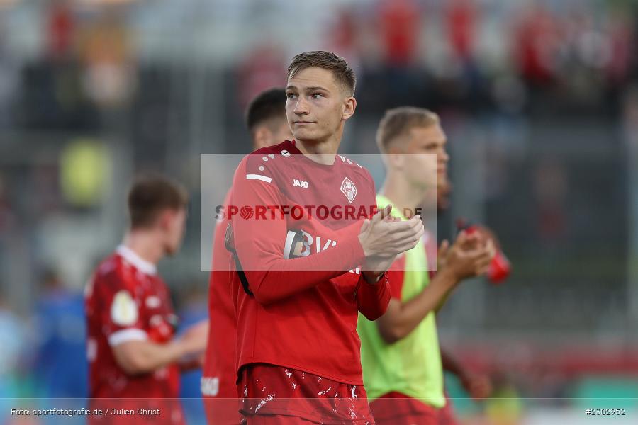 Maximilian Breunig, FLYERALARM-Arena, Würzburg, 08.08.2021, DFB, sport, action, Fussball, Deutschland, August 2021, Runde 1, DFB-Pokal, Saison 2021/2022, SCF, FWK, SC Freiburg, FC Würzburger Kickers - Bild-ID: 2302952