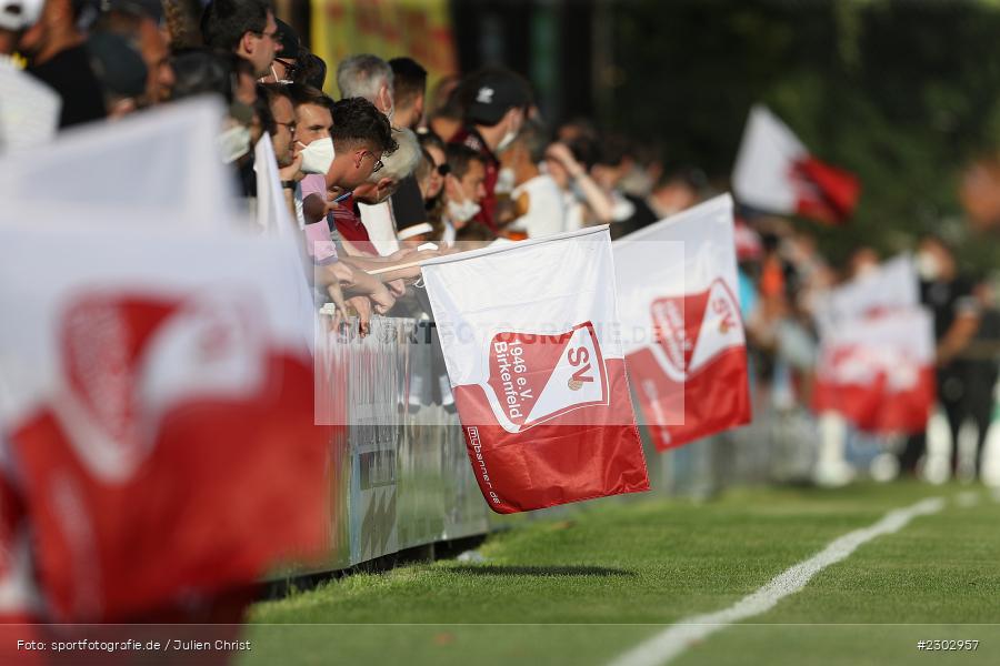 Fahnen, Sportplatz, Birkenfeld, 11.08.2021, BFV, sport, action, Fussball, Deutschland, August 2021, Runde 1, Verbands-Pokal, Toto-Pokal, Saison 2021/2022, M60, SVB, TSV 1860 München, SV Birkenfeld - Bild-ID: 2302957