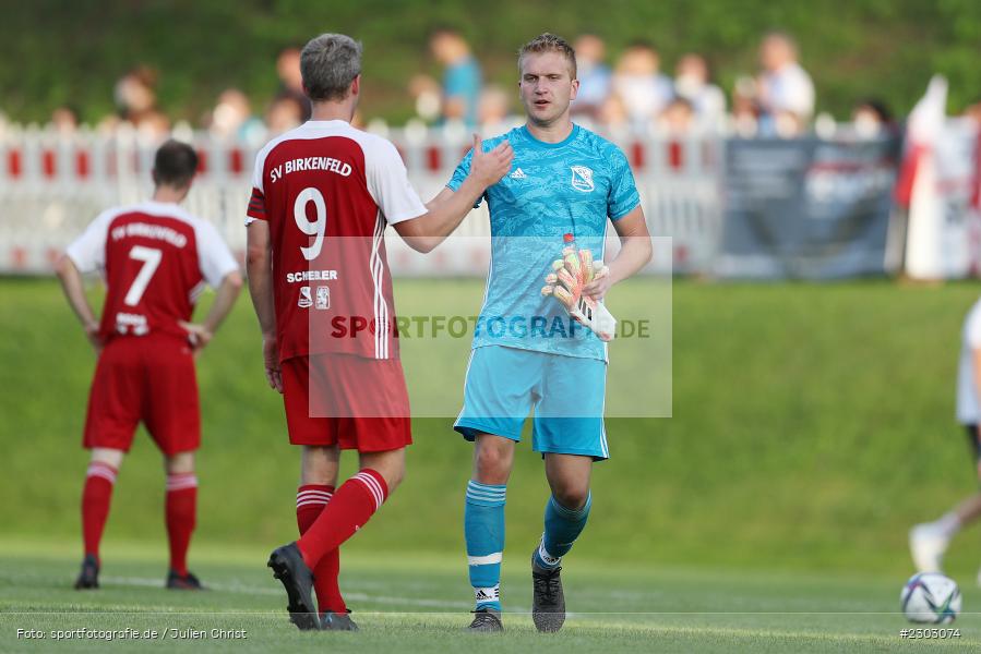 Abklatschen, Julian Konrad, Sportplatz, Birkenfeld, 11.08.2021, BFV, sport, action, Fussball, Deutschland, August 2021, Runde 1, Verbands-Pokal, Toto-Pokal, Saison 2021/2022, M60, SVB, TSV 1860 München, SV Birkenfeld - Bild-ID: 2303074 Abklatschen, Julian Konrad, Sportplatz, Birkenfeld, 11.08.2021, BFV, sport, action, Fussball, Deutschland, August 2021, Runde 1, Verbands-Pokal, Toto-Pokal, Saison 2021/2022, M60, SVB, TSV 1860 München, SV Birkenfeld - Bild-ID: 2303074