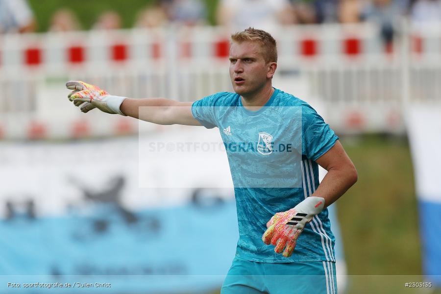 Hände, Arme, gestikuliert, Julian Konrad, Sportplatz, Birkenfeld, 11.08.2021, BFV, sport, action, Fussball, Deutschland, August 2021, Runde 1, Verbands-Pokal, Toto-Pokal, Saison 2021/2022, M60, SVB, TSV 1860 München, SV Birkenfeld - Bild-ID: 2303135 Hände, Arme, gestikuliert, Julian Konrad, Sportplatz, Birkenfeld, 11.08.2021, BFV, sport, action, Fussball, Deutschland, August 2021, Runde 1, Verbands-Pokal, Toto-Pokal, Saison 2021/2022, M60, SVB, TSV 1860 München, SV Birkenfeld - Bild-ID: 2303135