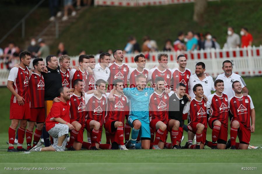 Philipp Schebler, Benjamin Langguth, Peter Schebler, Kai Langer, Volker Hörning, Yannik Hörning, Matthias Wicha, Christian Eckert, Frederik Ebert, Julian Konrad, Torwart, Benedikt Strohmenger, Taner Yorulmazel, Team, Sportplatz, Birkenfeld, 11.08.2021, BFV, sport, action, Fussball, Deutschland, August 2021, Runde 1, Verbands-Pokal, Toto-Pokal, Saison 2021/2022, M60, SVB, TSV 1860 München, SV Birkenfeld - Bild-ID: 2303211
