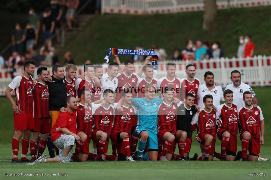 Philipp Schebler, Benjamin Langguth, Peter Schebler, Kai Langer, Volker Hörning, Yannik Hörning, Matthias Wicha, Christian Eckert, Frederik Ebert, Julian Konrad, Torwart, Benedikt Strohmenger, Taner Yorulmazel, Team, Sportplatz, Birkenfeld, 11.08.2021, BFV, sport, action, Fussball, Deutschland, August 2021, Runde 1, Verbands-Pokal, Toto-Pokal, Saison 2021/2022, M60, SVB, TSV 1860 München, SV Birkenfeld - Bild-ID: 2303212