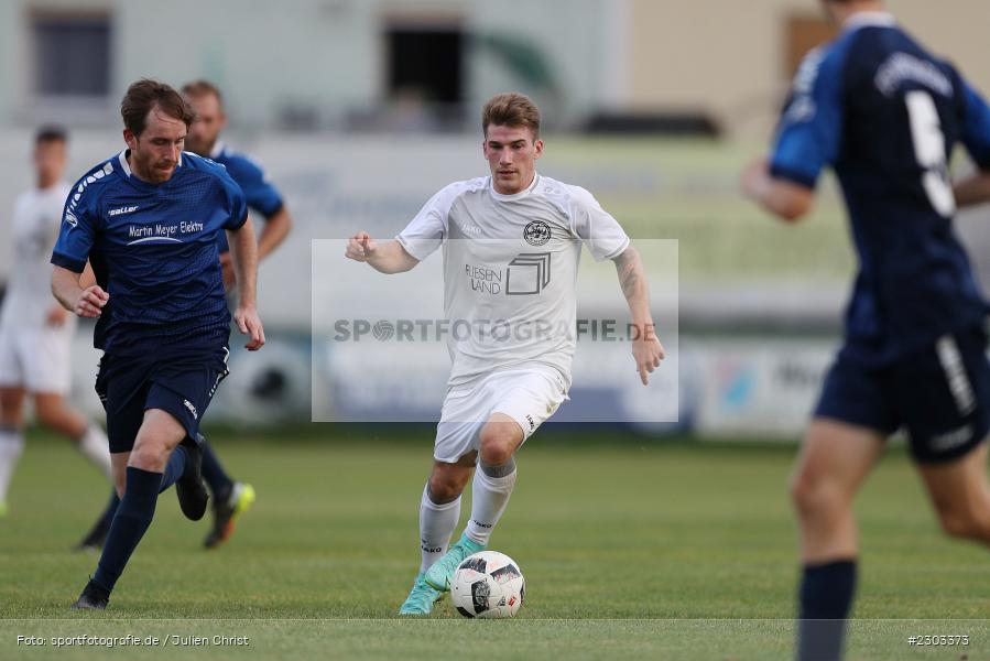 Sandro Kramosch, Sportplatz, Rimpar, 13.08.2021, BFV, sport, action, Fussball, Deutschland, August 2021, Bezirksliga Unterfranken West, Saison 2021/2022, TSV, ASV, TSV Uettingen, ASV Rimpar - Bild-ID: 2303373