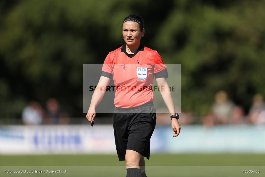 Schiedsrichter, FIFA, Angelika Söder, Sportplatz, Karlburg, 14.08.2021, BFV, sport, action, Fussball, Deutschland, August 2021, Bayernliga Nord, Saison 2021/2022, SPA, TSV, SpVgg Ansbach, TSV Karlburg - Bild-ID: 2303460