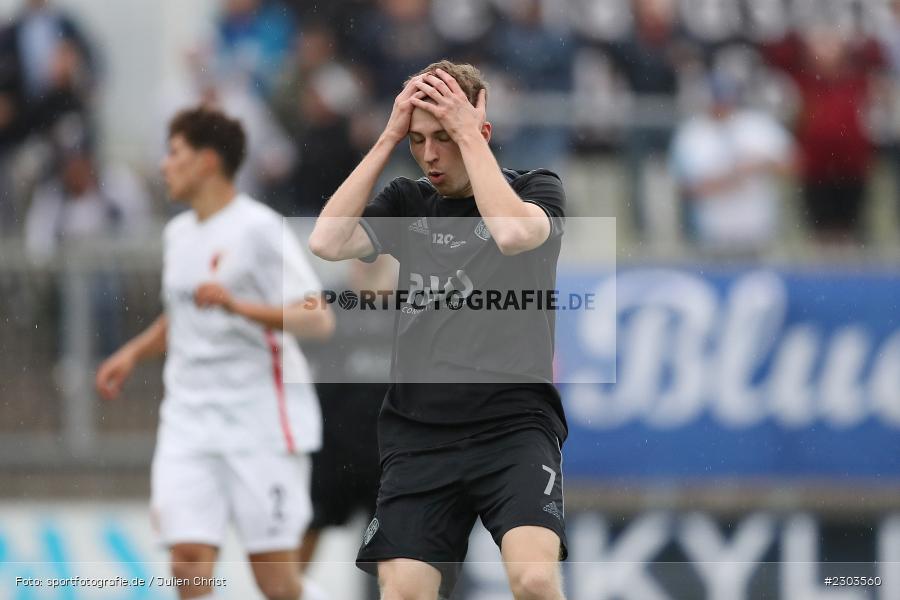 Hände, Arme, gestikuliert, Benedict Laverty, Stadion am Schönbusch, Aschaffenburg, 17.08.2021, BFV, sport, action, Fussball, Deutschland, August 2021, Regionalliga Bayern, Saison 2021/2022, FCA, SVA, FC Augsburg II, SV Viktoria Aschaffenburg - Bild-ID: 2303560