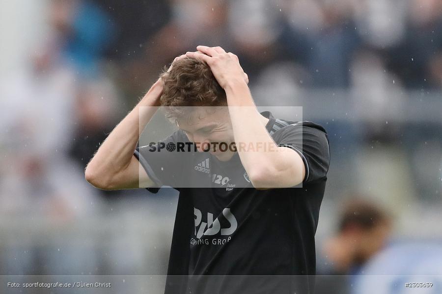 Hände, Arme, gestikuliert, Benedict Laverty, Stadion am Schönbusch, Aschaffenburg, 17.08.2021, BFV, sport, action, Fussball, Deutschland, August 2021, Regionalliga Bayern, Saison 2021/2022, FCA, SVA, FC Augsburg II, SV Viktoria Aschaffenburg - Bild-ID: 2303639