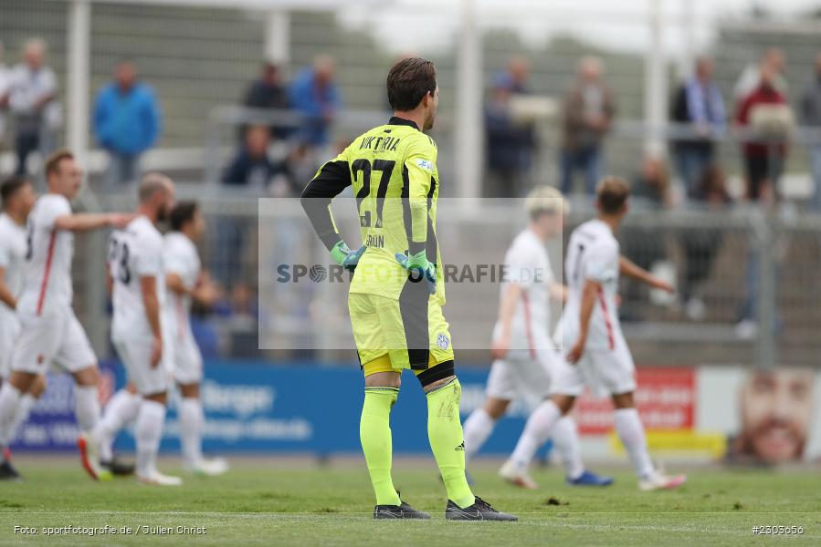 Max Grün, Stadion am Schönbusch, Aschaffenburg, 17.08.2021, BFV, sport, action, Fussball, Deutschland, August 2021, Regionalliga Bayern, Saison 2021/2022, FCA, SVA, FC Augsburg II, SV Viktoria Aschaffenburg - Bild-ID: 2303656 Max Grün, Stadion am Schönbusch, Aschaffenburg, 17.08.2021, BFV, sport, action, Fussball, Deutschland, August 2021, Regionalliga Bayern, Saison 2021/2022, FCA, SVA, FC Augsburg II, SV Viktoria Aschaffenburg - Bild-ID: 2303656