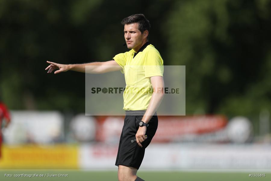 Schiedsrichter, Marcel Geuß, Sportplatz, Karlburg, 21.08.2021, BFV, sport, action, Fussball, Deutschland, August 2021, Bayernliga Nord, Saison 2021/2022, ATSV, TSV, ATSV Erlangen, TSV Karlburg - Bild-ID: 2303813 Schiedsrichter, Marcel Geuß, Sportplatz, Karlburg, 21.08.2021, BFV, sport, action, Fussball, Deutschland, August 2021, Bayernliga Nord, Saison 2021/2022, ATSV, TSV, ATSV Erlangen, TSV Karlburg - Bild-ID: 2303813