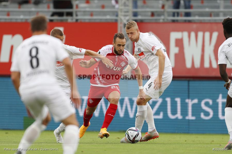 David Kopacz, FLYERALARM Arena, Würzburg, 22.08.2021, DFL, sport, action, Fussball, Deutschland, August 2021, Saison 2021/2022, OSN, FWK, 3. Liga, VfL Osnabrück, FC Würzburger Kickers - Bild-ID: 2303836