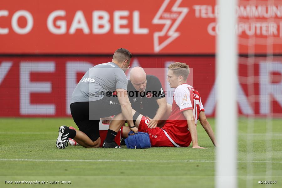 Verletzung, Maximilian Breunig, FLYERALARM Arena, Würzburg, 22.08.2021, DFL, sport, action, Fussball, Deutschland, August 2021, Saison 2021/2022, OSN, FWK, 3. Liga, VfL Osnabrück, FC Würzburger Kickers - Bild-ID: 2303839 Verletzung, Maximilian Breunig, FLYERALARM Arena, Würzburg, 22.08.2021, DFL, sport, action, Fussball, Deutschland, August 2021, Saison 2021/2022, OSN, FWK, 3. Liga, VfL Osnabrück, FC Würzburger Kickers - Bild-ID: 2303839