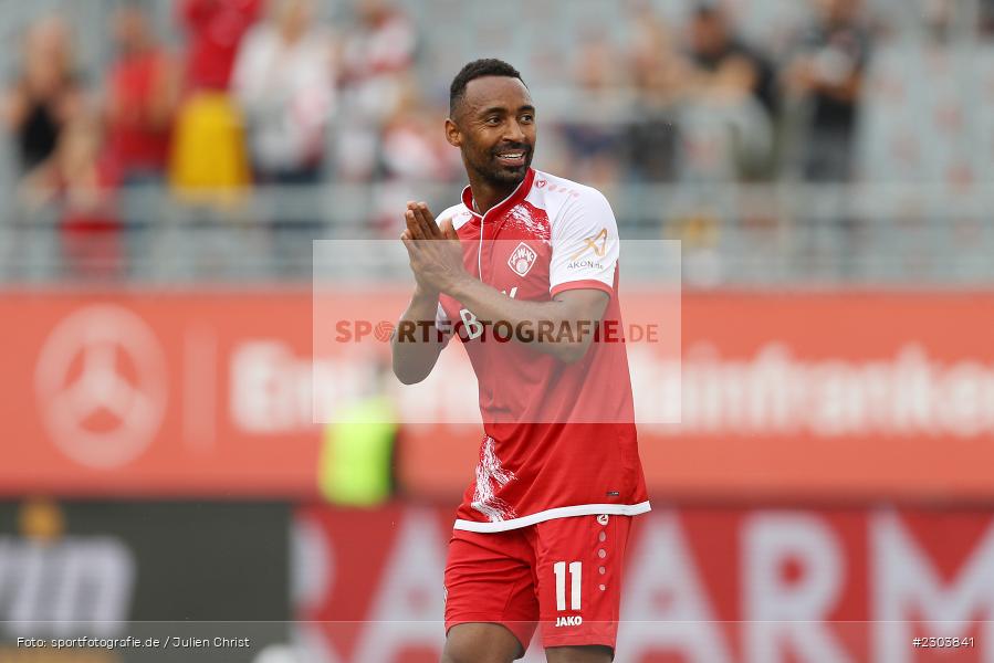 Saliou Sane, FLYERALARM Arena, Würzburg, 22.08.2021, DFL, sport, action, Fussball, Deutschland, August 2021, Saison 2021/2022, OSN, FWK, 3. Liga, VfL Osnabrück, FC Würzburger Kickers - Bild-ID: 2303841