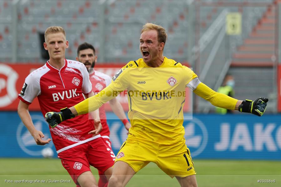 Emotionen, Freude, Hendrik Bonmann, FLYERALARM Arena, Würzburg, 22.08.2021, DFL, sport, action, Fussball, Deutschland, August 2021, Saison 2021/2022, OSN, FWK, 3. Liga, VfL Osnabrück, FC Würzburger Kickers - Bild-ID: 2303865 Emotionen, Freude, Hendrik Bonmann, FLYERALARM Arena, Würzburg, 22.08.2021, DFL, sport, action, Fussball, Deutschland, August 2021, Saison 2021/2022, OSN, FWK, 3. Liga, VfL Osnabrück, FC Würzburger Kickers - Bild-ID: 2303865