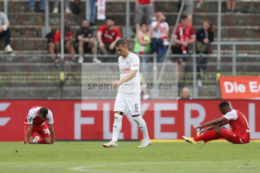 Enttäuscht, Sven Köhler, FLYERALARM Arena, Würzburg, 22.08.2021, DFL, sport, action, Fussball, Deutschland, August 2021, Saison 2021/2022, OSN, FWK, 3. Liga, VfL Osnabrück, FC Würzburger Kickers - Bild-ID: 2303892 Enttäuscht, Sven Köhler, FLYERALARM Arena, Würzburg, 22.08.2021, DFL, sport, action, Fussball, Deutschland, August 2021, Saison 2021/2022, OSN, FWK, 3. Liga, VfL Osnabrück, FC Würzburger Kickers - Bild-ID: 2303892