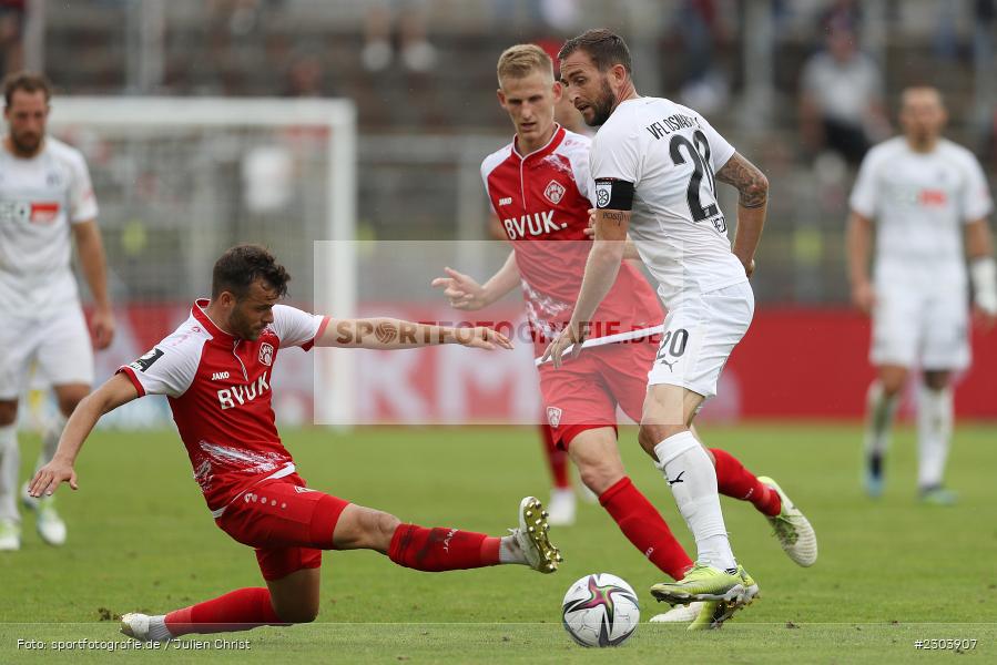 Robert Herrmann, FLYERALARM Arena, Würzburg, 22.08.2021, DFL, sport, action, Fussball, Deutschland, August 2021, Saison 2021/2022, OSN, FWK, 3. Liga, VfL Osnabrück, FC Würzburger Kickers - Bild-ID: 2303907
