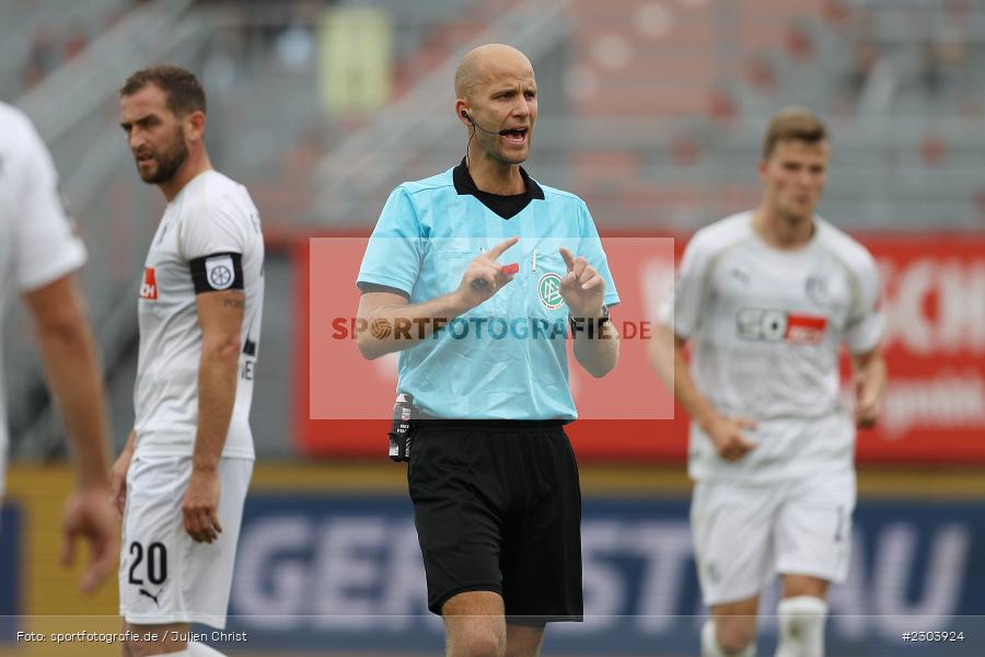 gibt Anweisungen, Franz Bokop, FLYERALARM Arena, Würzburg, 22.08.2021, DFL, sport, action, Fussball, Deutschland, August 2021, Saison 2021/2022, OSN, FWK, 3. Liga, VfL Osnabrück, FC Würzburger Kickers - Bild-ID: 2303924