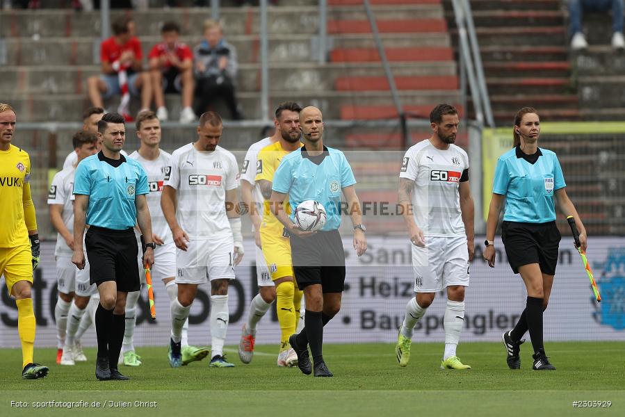 Schiedsrichter, Franz Bokop, FLYERALARM Arena, Würzburg, 22.08.2021, DFL, sport, action, Fussball, Deutschland, August 2021, Saison 2021/2022, OSN, FWK, 3. Liga, VfL Osnabrück, FC Würzburger Kickers - Bild-ID: 2303929