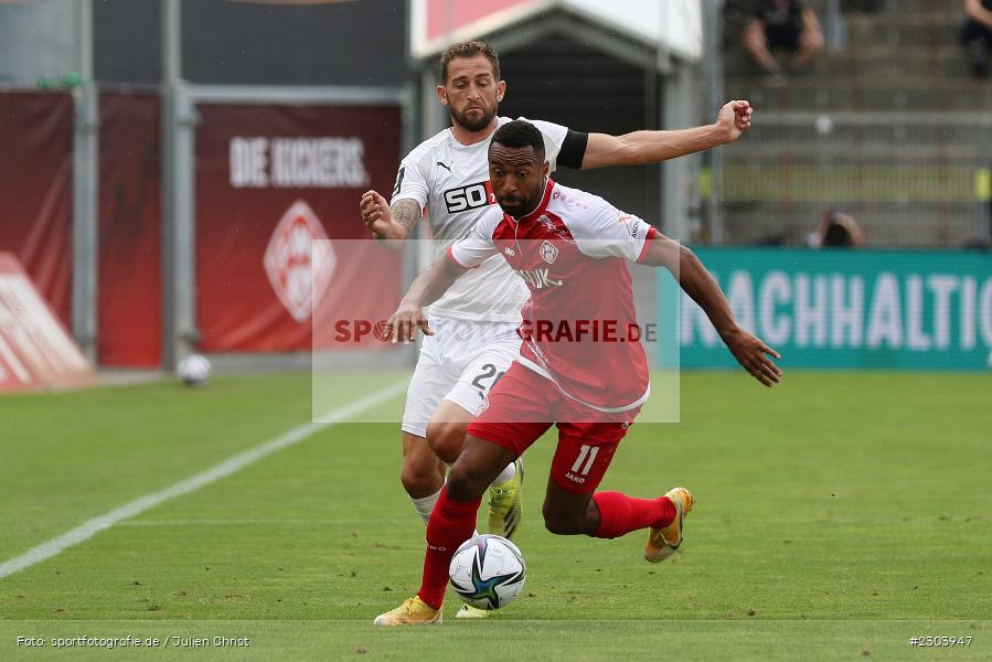 Saliou Sane, FLYERALARM Arena, Würzburg, 22.08.2021, DFL, sport, action, Fussball, Deutschland, August 2021, Saison 2021/2022, OSN, FWK, 3. Liga, VfL Osnabrück, FC Würzburger Kickers - Bild-ID: 2303947 Saliou Sane, FLYERALARM Arena, Würzburg, 22.08.2021, DFL, sport, action, Fussball, Deutschland, August 2021, Saison 2021/2022, OSN, FWK, 3. Liga, VfL Osnabrück, FC Würzburger Kickers - Bild-ID: 2303947
