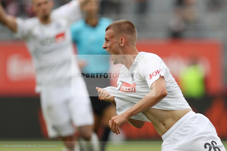 Sebastian Klaas, FLYERALARM Arena, Würzburg, 22.08.2021, DFL, sport, action, Fussball, Deutschland, August 2021, Saison 2021/2022, OSN, FWK, 3. Liga, VfL Osnabrück, FC Würzburger Kickers - Bild-ID: 2303983