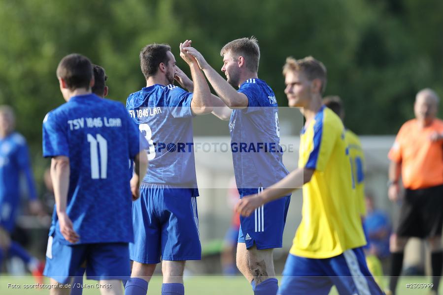Torjubel, Andreas Genheimer, Sportplatz, Eussenheim, 24.08.2021, BFV, sport, action, Fussball, Deutschland, August 2021, Saison 2021/2022, Runde 3, Kreispokal, Toto-Pokal, TSV Lohr, SG Eussenheim-Gambach - Bild-ID: 2303999