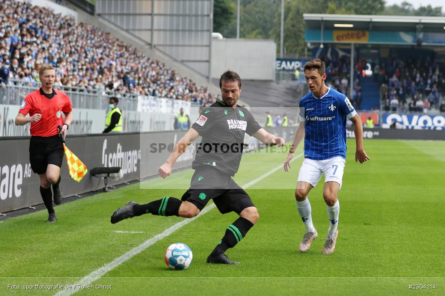 Julian Börner, Merck-Stadion, Darmstadt, 28.08.2021, DFL, sport, action, Fussball, Deutschland, August 2021, Saison 2021/2022, 2. Bundesliga, H96, SVD, Hannover 96, SV Darmstadt 98 - Bild-ID: 2304214 Julian Börner, Merck-Stadion, Darmstadt, 28.08.2021, DFL, sport, action, Fussball, Deutschland, August 2021, Saison 2021/2022, 2. Bundesliga, H96, SVD, Hannover 96, SV Darmstadt 98 - Bild-ID: 2304214